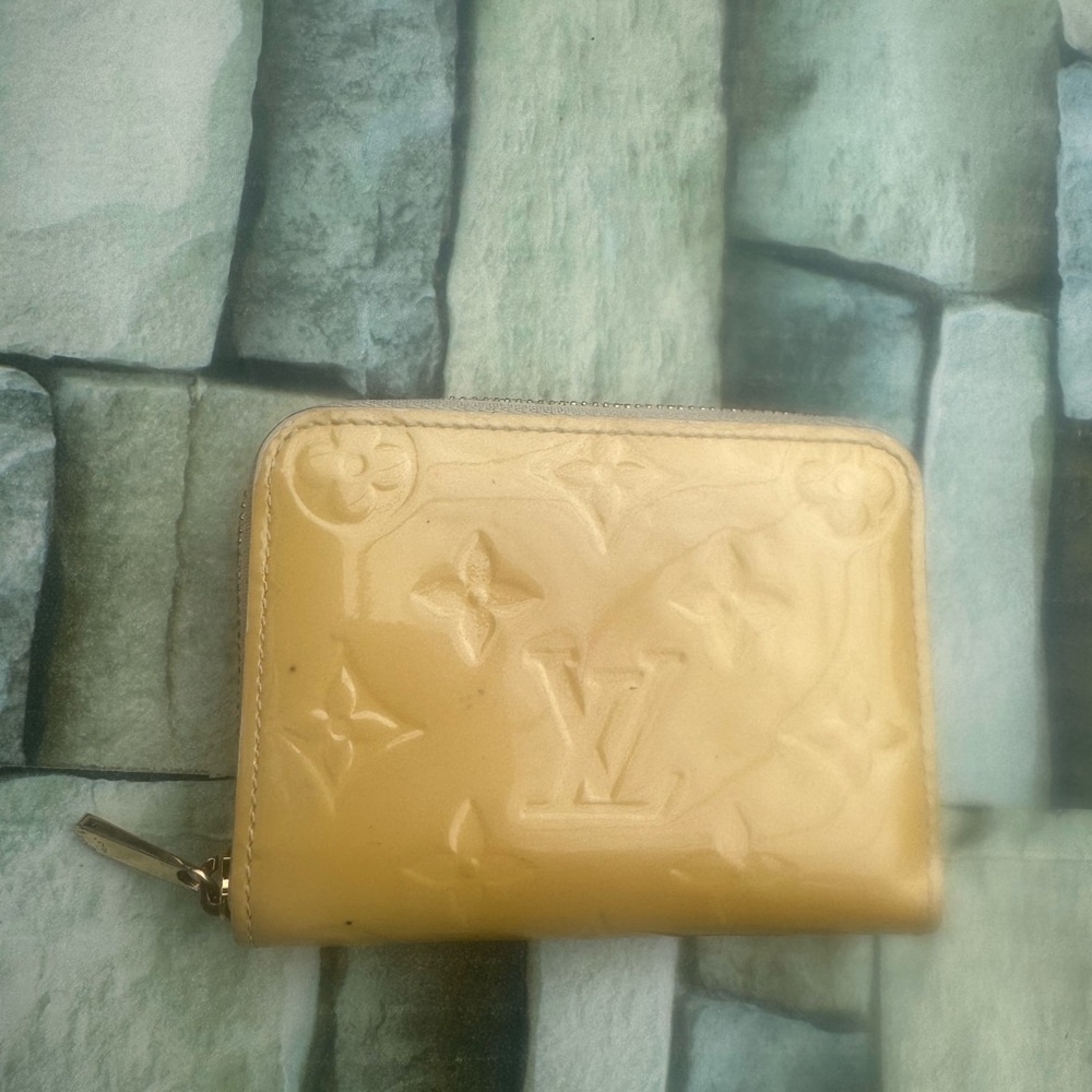 Louis Vuitton Zippy Compact Wallet with Iconic Monogram